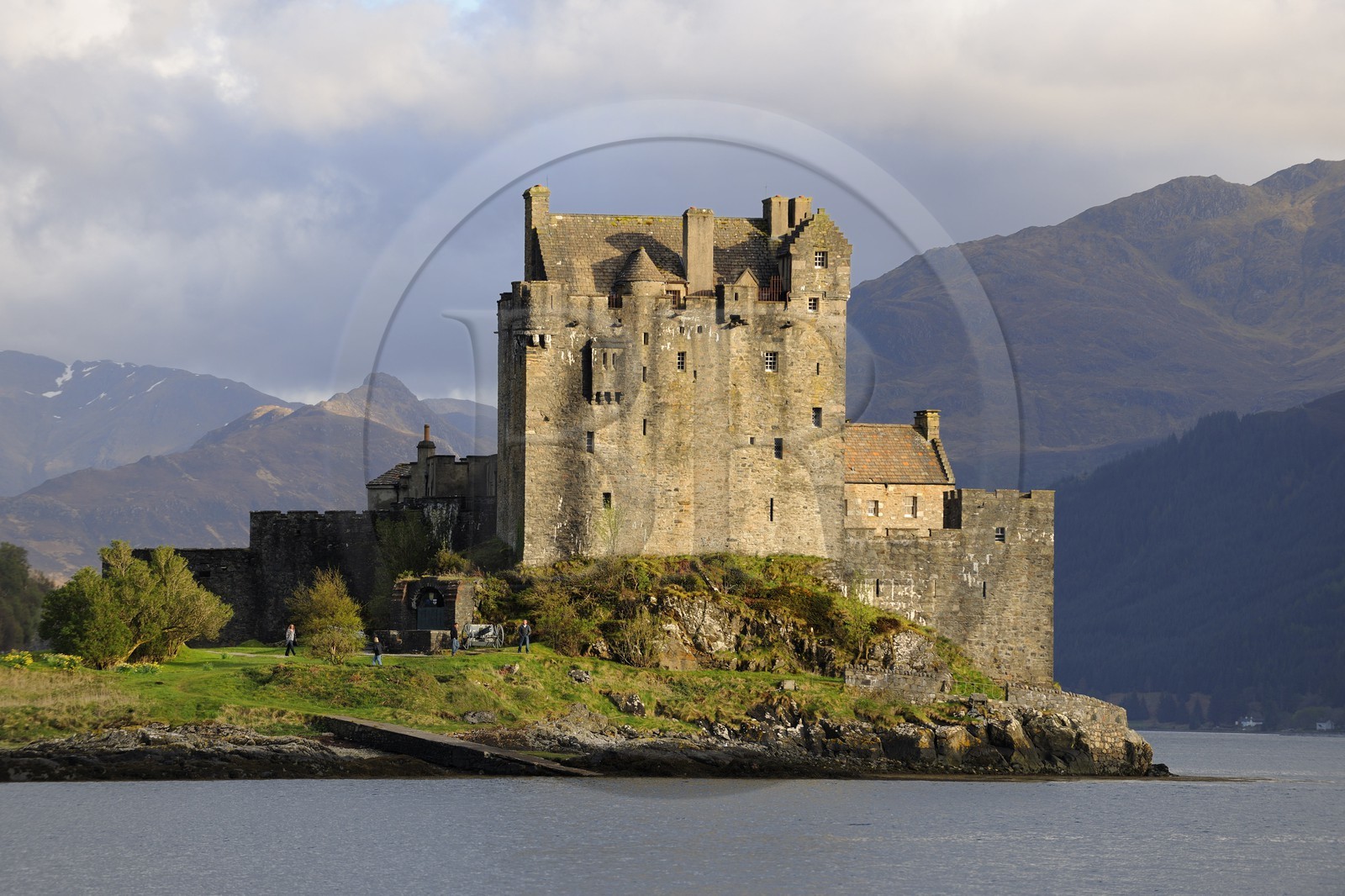 Royaume-Uni, Ecosse, région des Highlands, comté de Ross & Cromarty, Eilean Donan Castle, château à l'entrée du Loch Duich