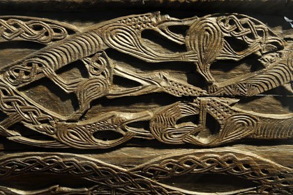 Norvège, Oslo, presqu'île de Bygdoy, musée des Bateaux vikings, objets trouvés dans la tombe d'Oseberg (9ème siècle), détail du chariot