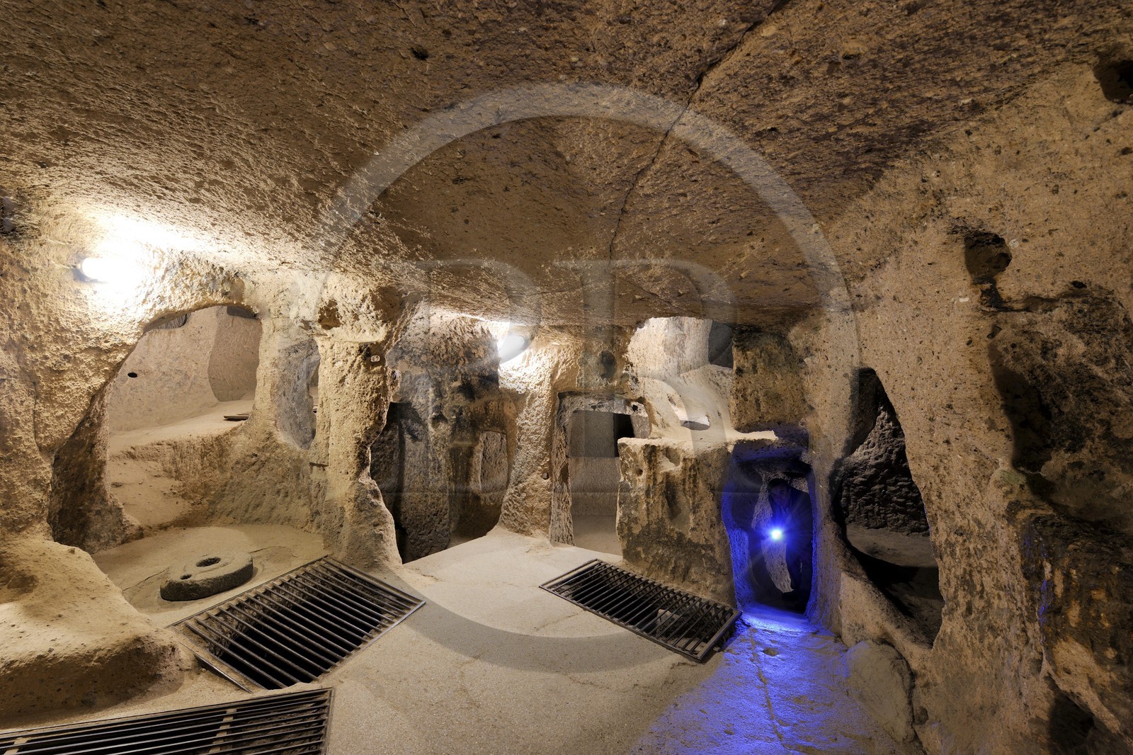 Turquie, Anatolie Centrale, province de Nevsehir, Cappadoce classée Patrimoine Mondial de l'UNESCO, ville sousterraine de Kaymakli de huit niveaux, le magasin commun d'entreposition de fruits et légumes
