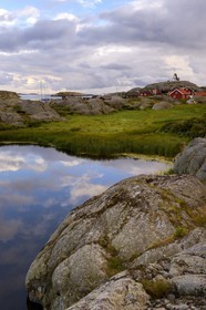 Sweden, Västra Götaland, Väderöarna (weather islands) off Fjällbacka, small lake
