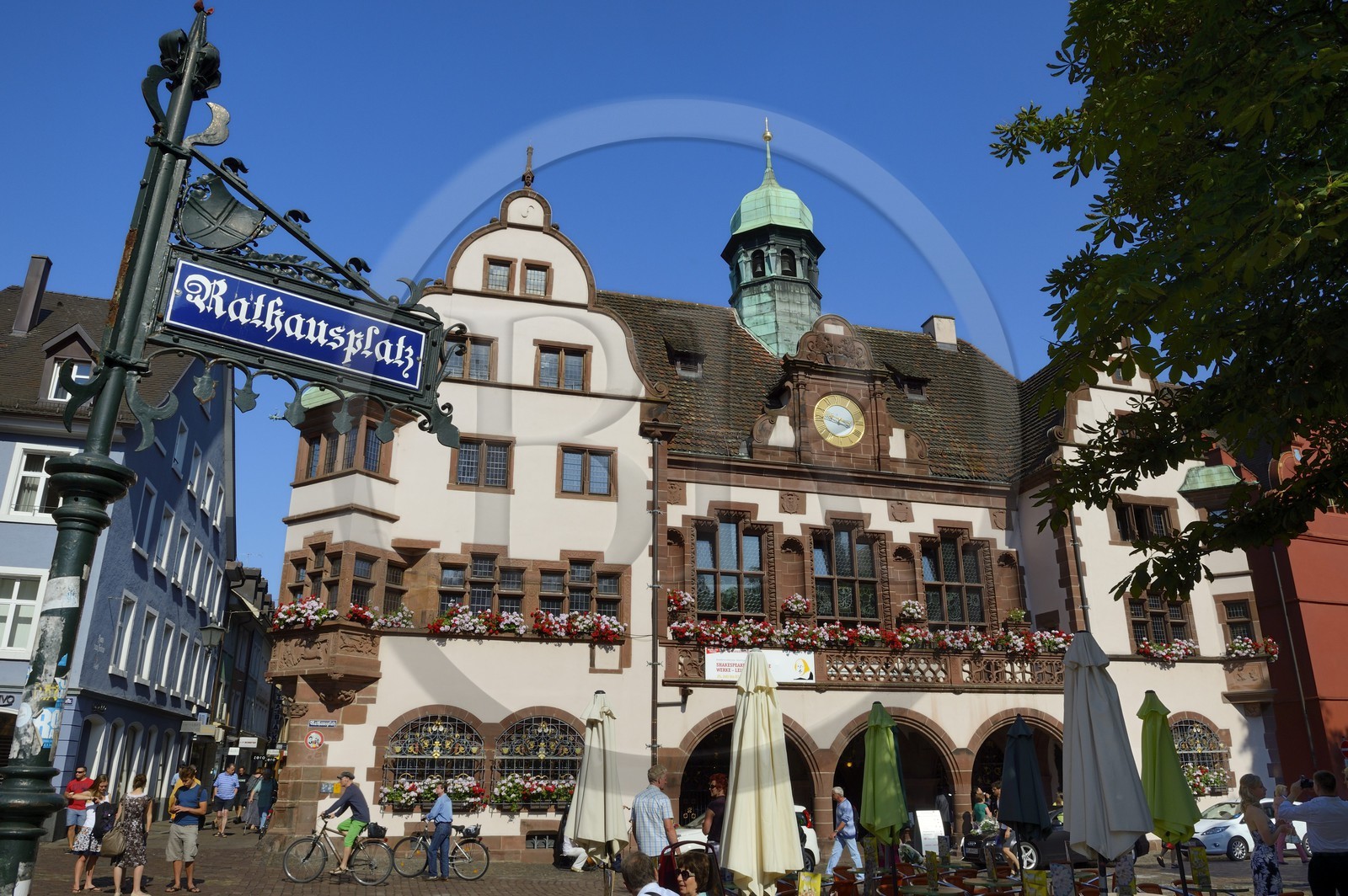 Germany, Baden-Wurttemberg, Freiburg im Breisgau, the city hall on Rathausplatz