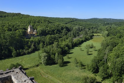 France, Dordogne, Perigord Noir, Les Eyzies de Tayac Sireuil, La Beune river Valley, Commarque Castle