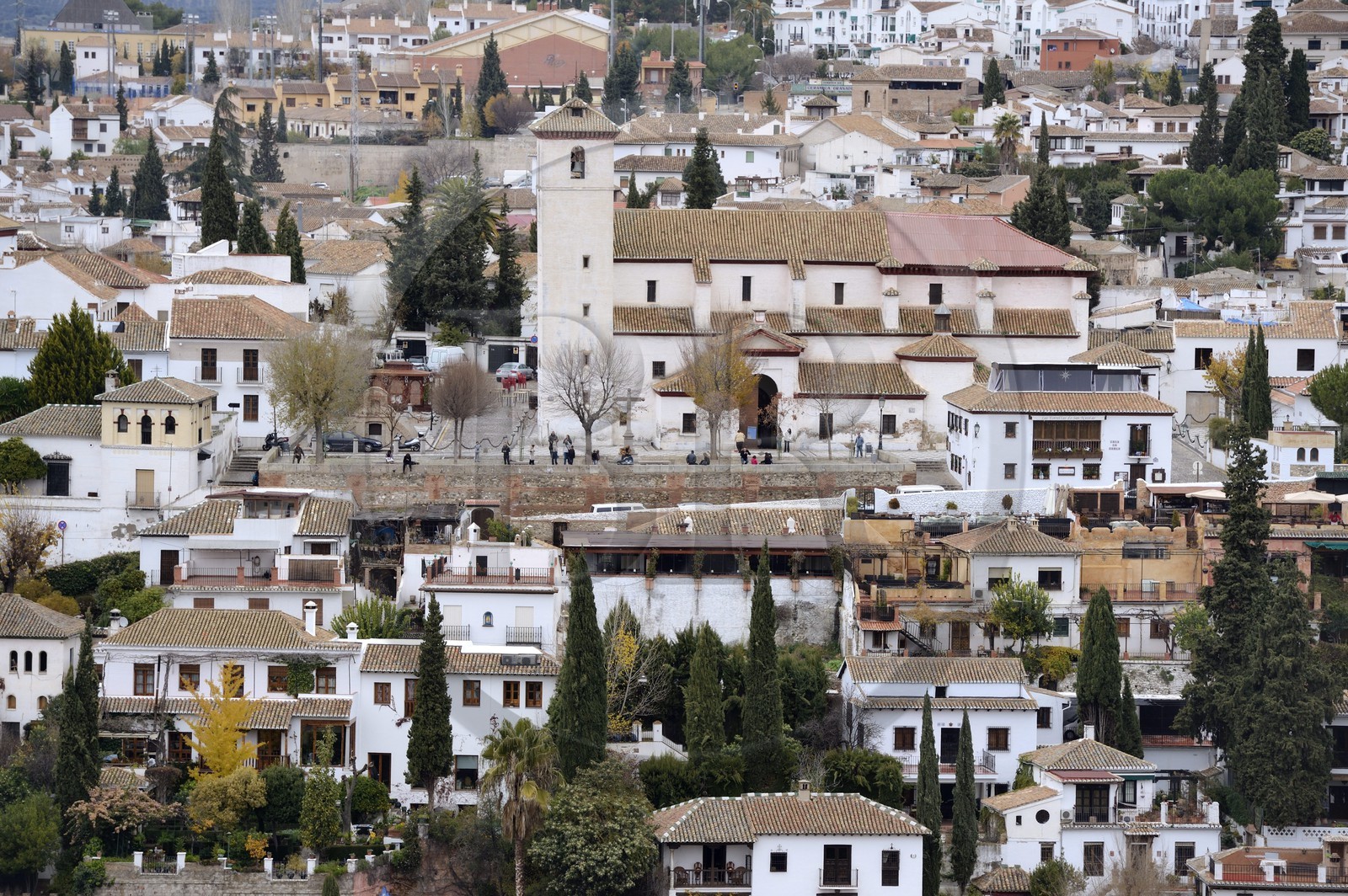 Espagne, Andalousie, Grenade, l'ancien quartier arabe de l' Albayzin classé Patrimoine Mondial de l'UNESCO et l'église San Nicolas