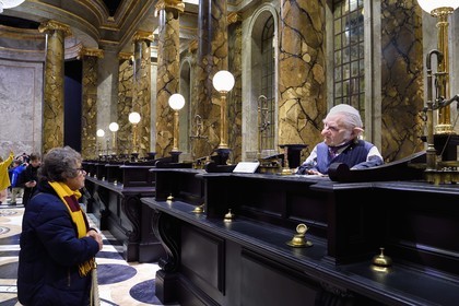Royaume-Uni, Hertfordshire, Leavesden, Leavesden Film Studios, Harry Potter Studio Tour London, les coulisses du tournage des 8 films de Harry Potter, le grand hall de Gringotts, la banque des sorciers gardée par les Gobelins
