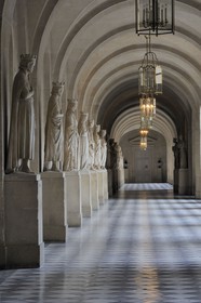France, Yvelines (78), château de Versailles, classé Patrimoine Mondial de l'UNESCO, la Galerie de Pierre basse dans l'aile du Nord