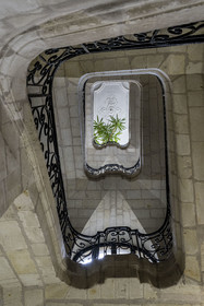 France, Loire-Atlantique (44), Nantes, immeuble de rapport dit le Temple du Goût, un ancien hotel particulier au 16 allée Duguay-Trouin construit en 1753 par l'architecte Pierre Rousseau pour l'armateur Guillaume Grou, le grand escalier