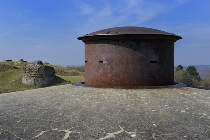 France, Meuse, Douaumont, Douaumont Fort, centerpiece of the defense around Verdun, which was taken by the Germans in 1916 and then taken by the colonial troops of Morocco the same year, turret machine gun and his observatory in the background