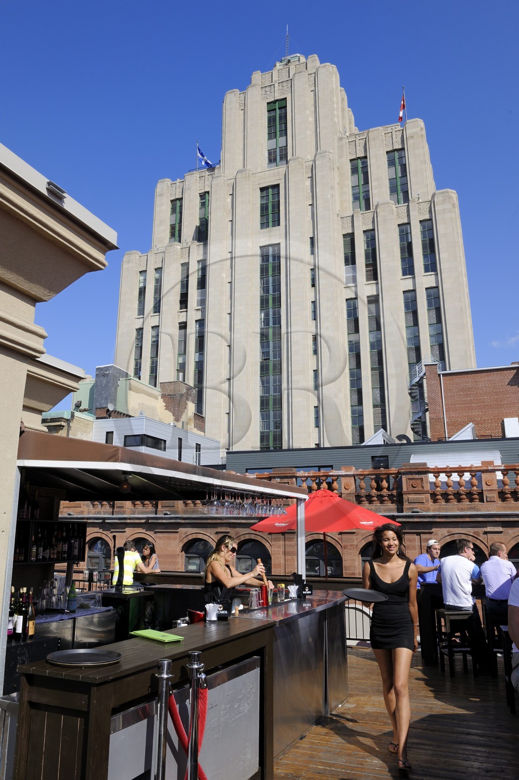 Canada, Quebec Province, Montreal, vieux Montreal (Old Montreal District), Vieux-Port (Old harbour), cafe terrace of hotel de la place d'armes