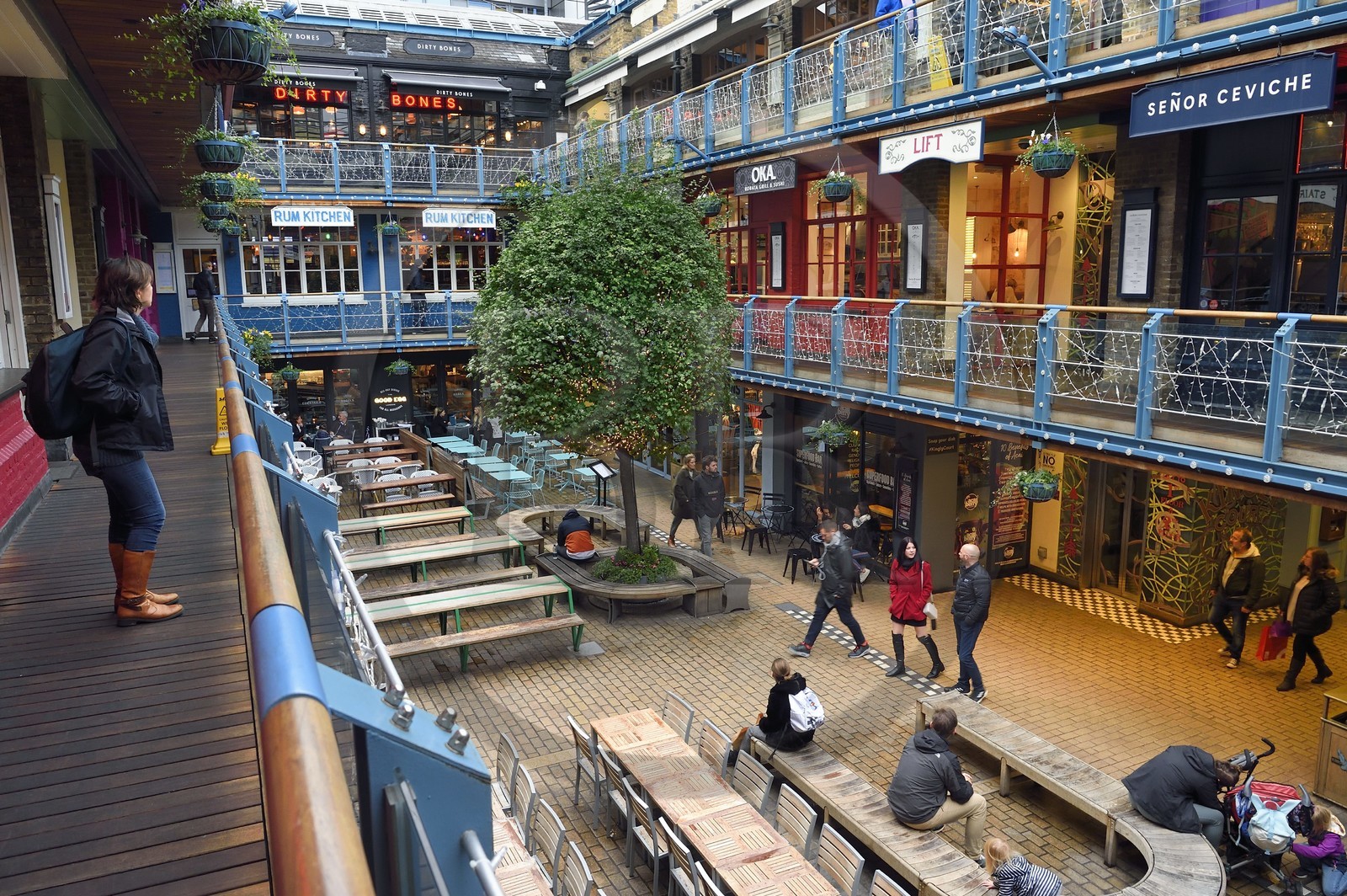 Royaume-Uni, Londres, quartier Soho, Carnaby Street, Kingly Court, destination foodie, bars, restaurants, terrasses