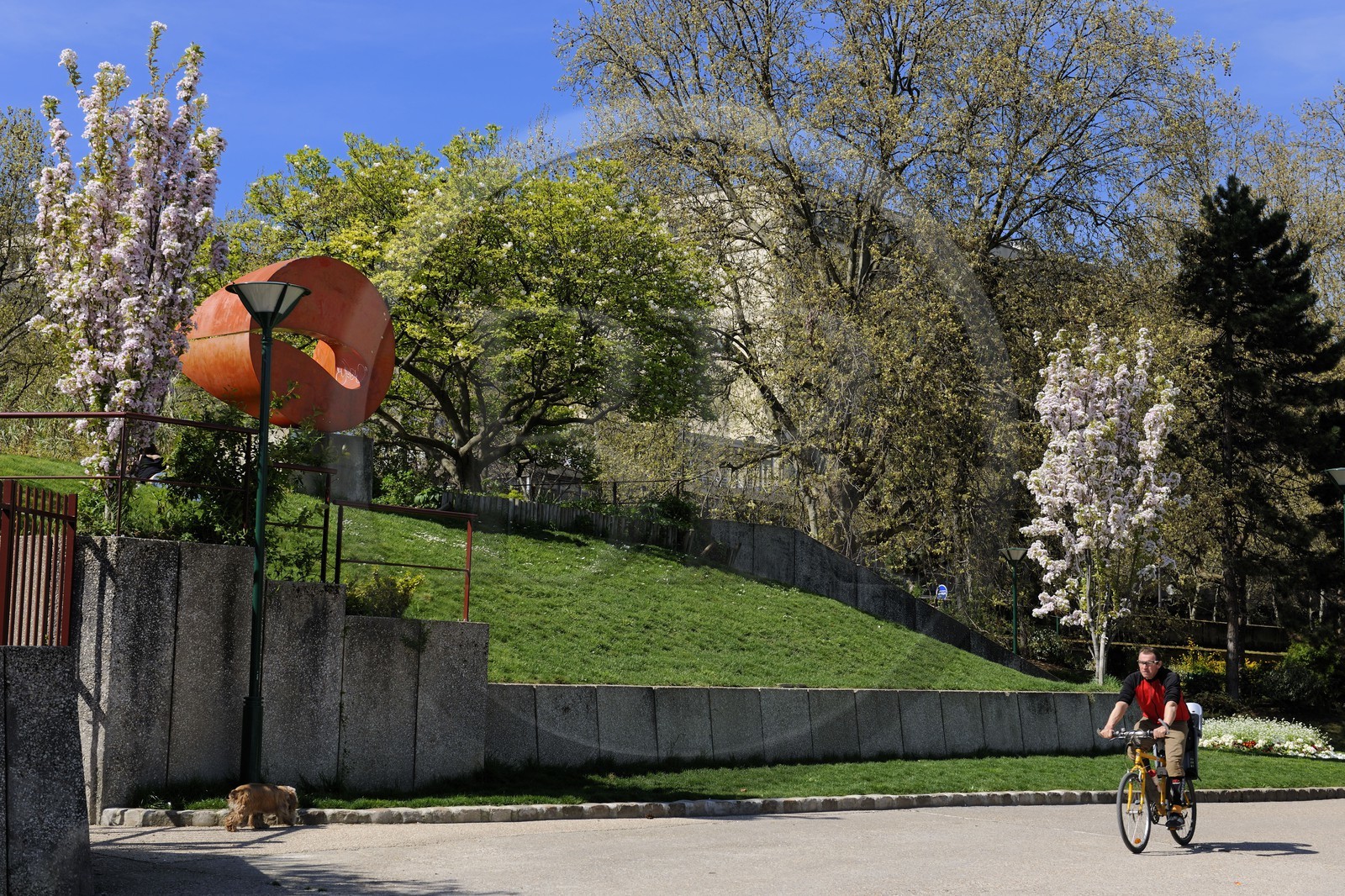 France, Paris (75), quai Saint-Bernard, le jardin des sculptures en plein air Tino Rossi