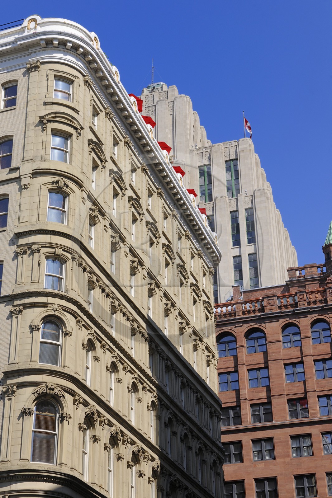 Canada, province de Québec, Montréal, quartier du Vieux-Montréal, le Vieux-Port, immeuble de la place d'arme