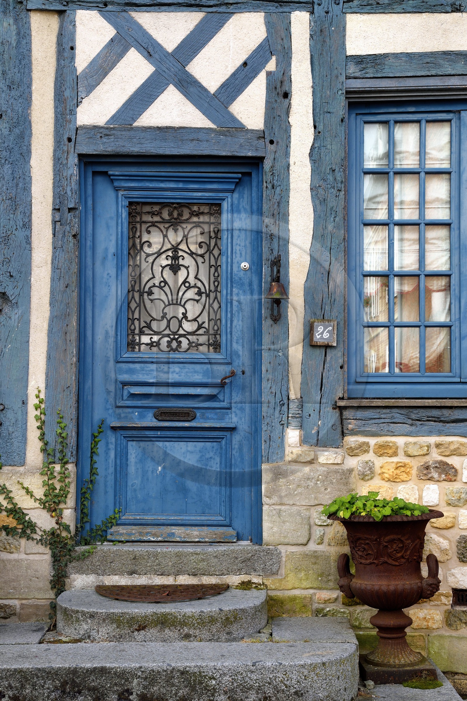 France, Calvados (14), Pays d'Auge, Beaumont-en-Auge, maison à pans de bois