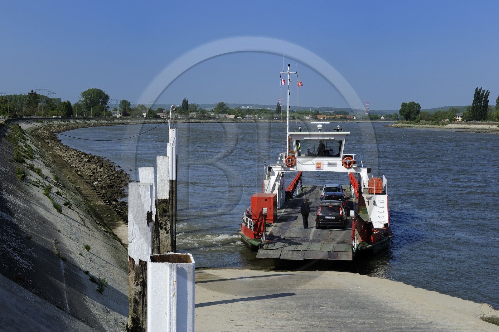 France, Seine-Maritime, Port Jumièges, ferry crossing the Seine