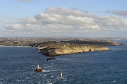 France, Finistere, Iroise Sea, Plogoff, La Vieille Lighthouse and Pointe du Raz in the background (aerial view)