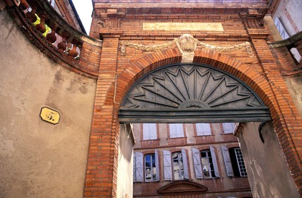 France, Tarn et Garonne, a mansion's entrance in Montauban