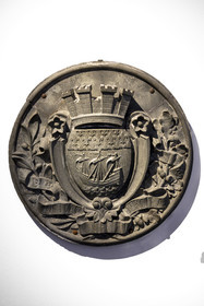 France, Paris, Marais district, Carnavalet Museum, medallion of a pavilion of the Baltard covered market of Paris bearing the arms of the city with the motto Fluctuat Nec Mergitur