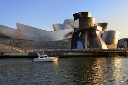 Espagne, Biscaye, Pays Basque espagnol, Bilbao, le musée Guggenheim  de l'architecte Frank Gehry