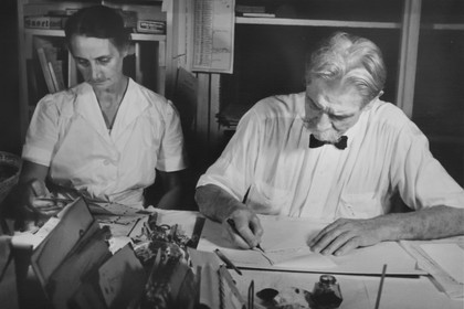 Gabon, Moyen-Ogooué Province, Lambaréné, Albert Schweitzer Hospital, Albert Schweitzer and his secretary Mathilde Kottmann answering letters (archive picture)