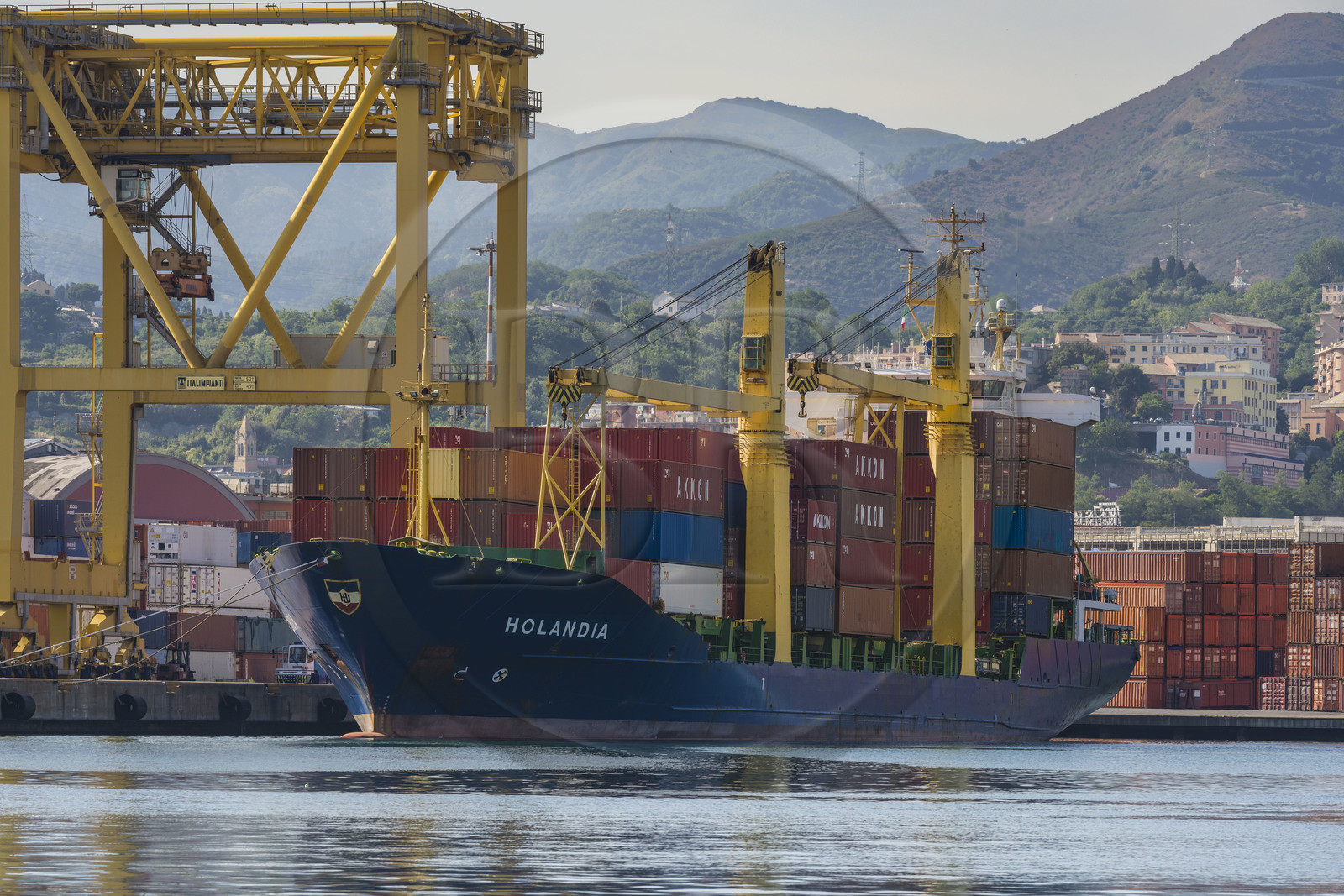 Italie, Ligurie, Gênes, le terminal conteneur du port de commerce