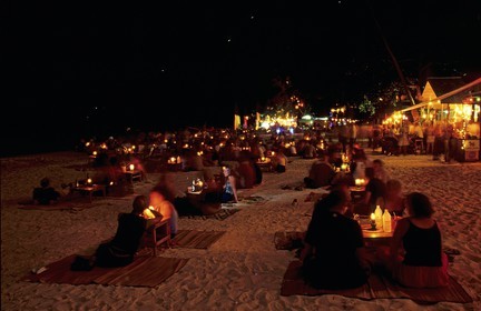 Thaïlande, Archipel îles Samui, Full Moon Party sur l' île de Koh Pha-Ngan, début de soirée sur la plage de Had Rin