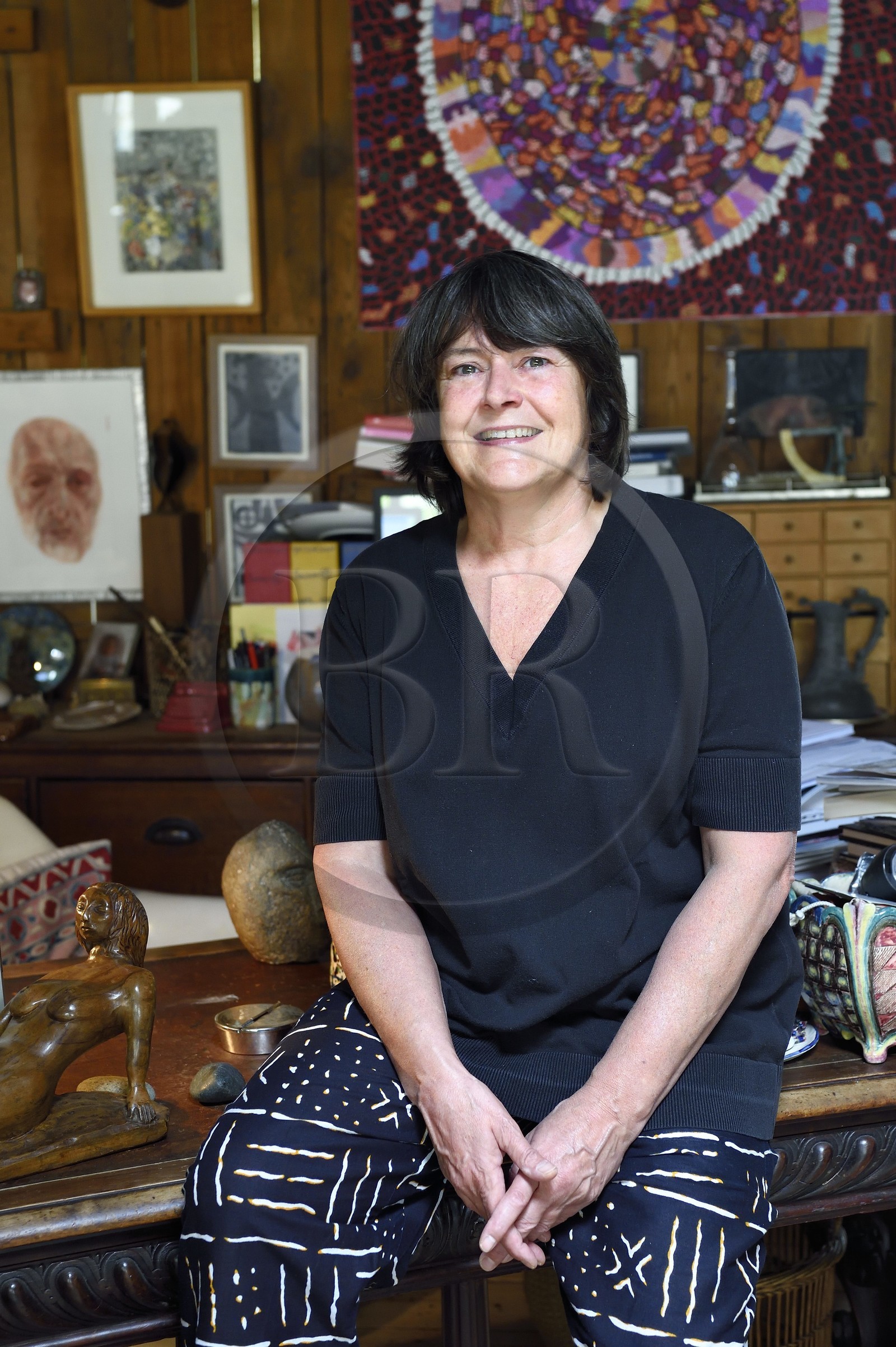 France, Paris, the journalist (art critic and international reporter) and art historian Françoise Monnin at her home rue Maison Dieu