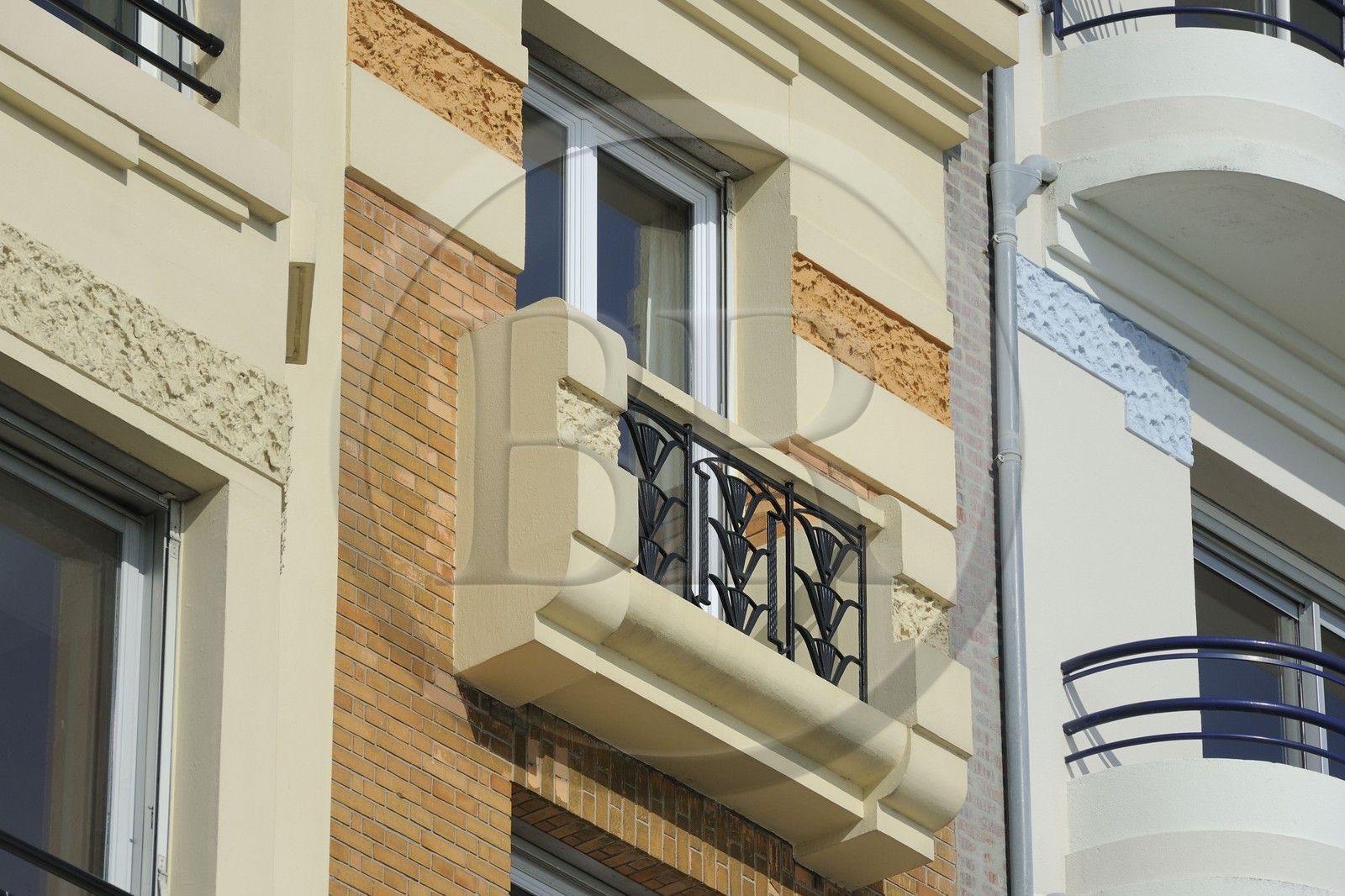 France, Seine-Maritime (76), Le Havre, détail de la façade d'une maison Art Deco au 154 boulevard Clemenceau