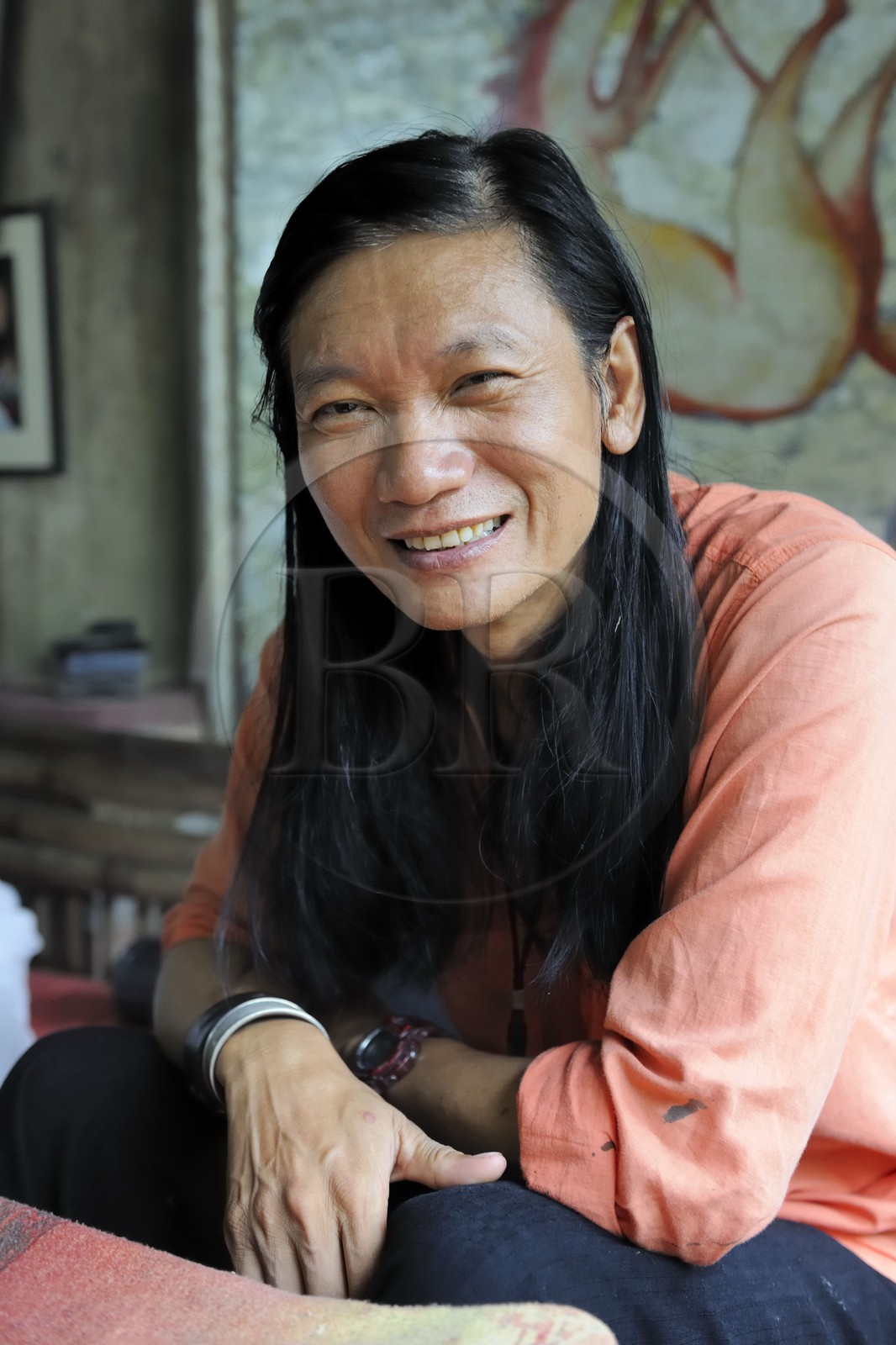 Vietnam, Hanoï, le peintre surréaliste et performeur Dao Anh Khanh