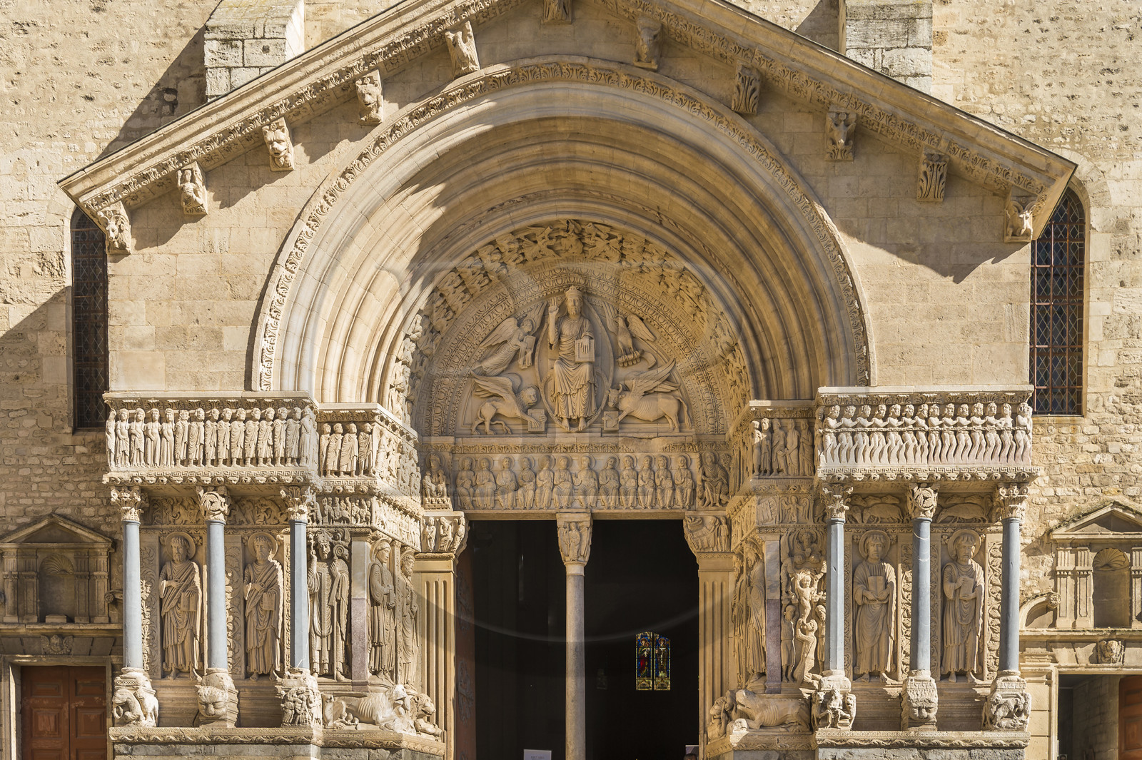 France, Bouches-du-Rhône (13), Arles, église Saint-Trophime classée Patrimoine Mondial de l'UNESCO, porche