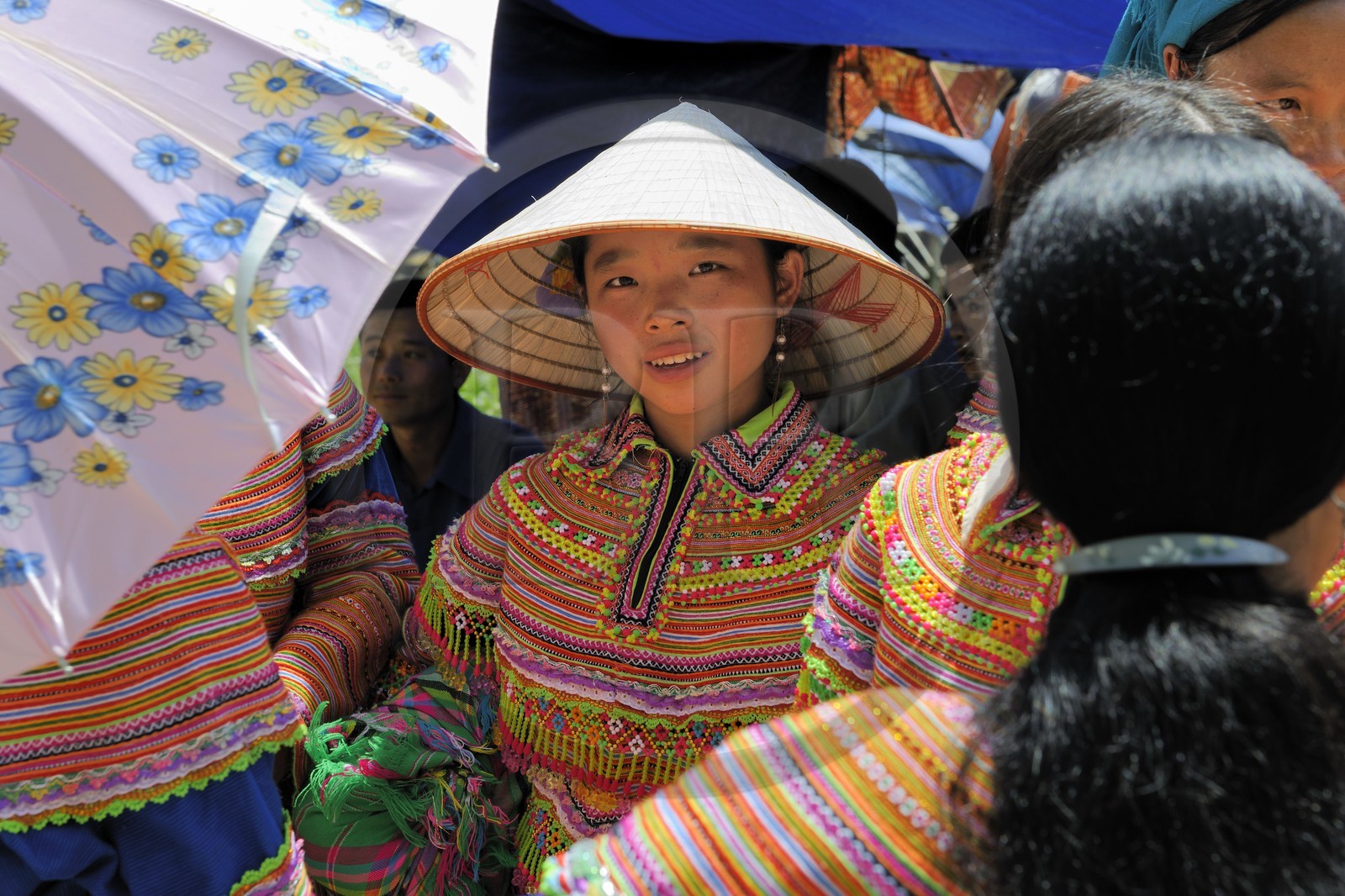 Vietnam, Lao Cai province, Bac Ha district, Can Cau market, young woman from the Flower Hmong minority