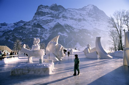 Suisse, Oberland Bernois, région de la Jungfrau, sculptures sur glace