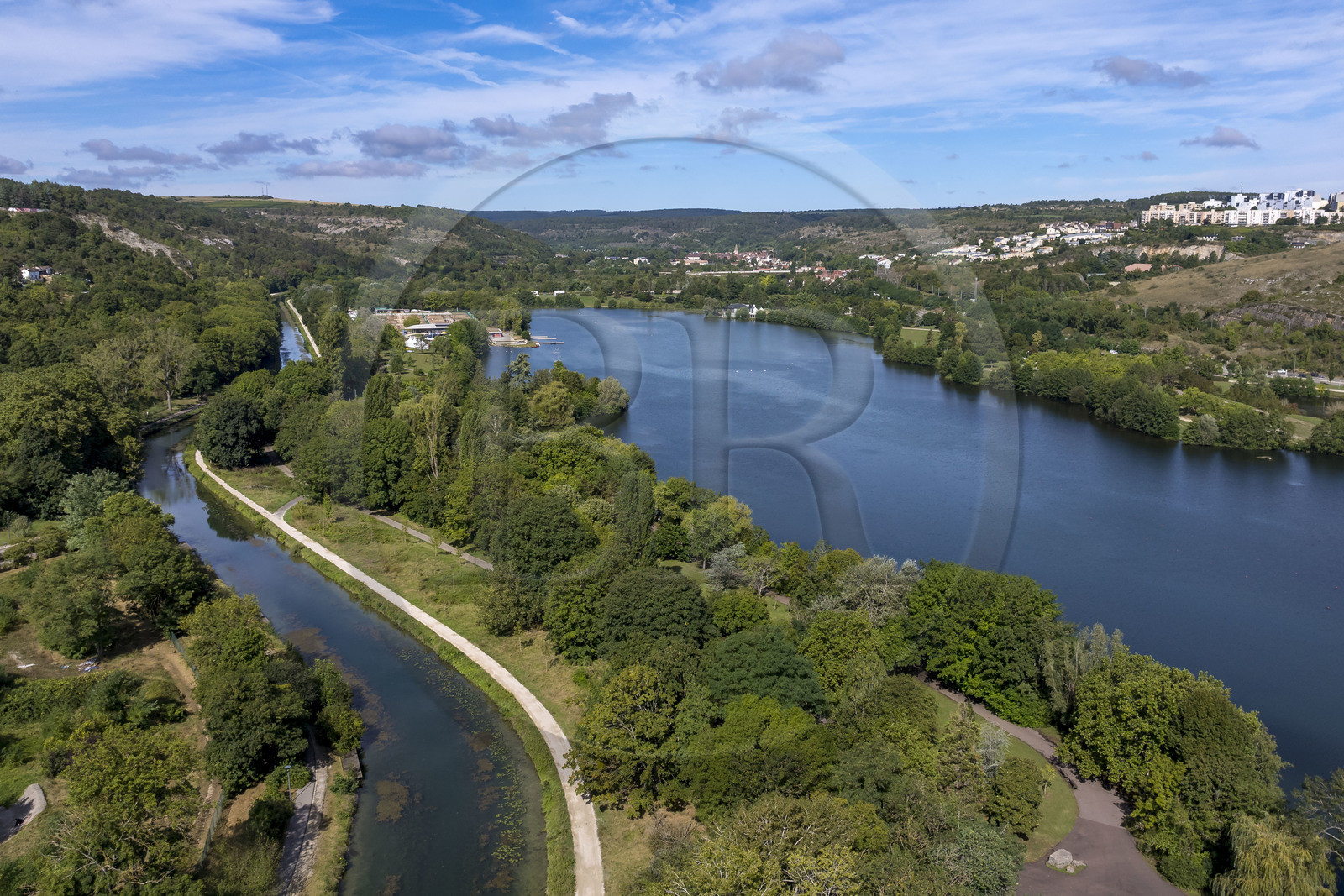 France, Côte-d'Or (21), Dijon, le canal de Bourgogne et le lac Kir