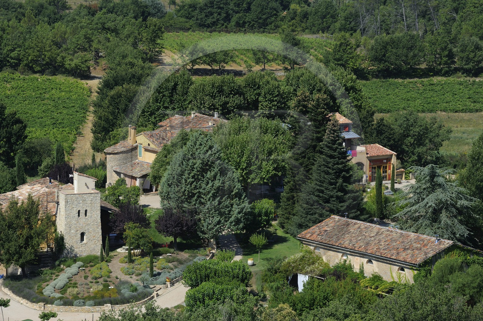 France, Var (83), Provence Verte, Bras, vers Saint-Maximin-la-Sainte-Baume, la maison d'hôtes Le Peyrourier une campagne en Provence