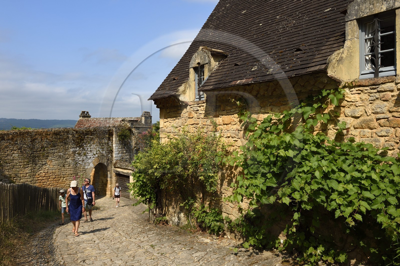 France, Dordogne (24), Périgord Noir, vallée de la Dordogne, Beynac-et-Cazenac, labellisé Les Plus Beaux Villages de France, village médiéval, Porte veuve