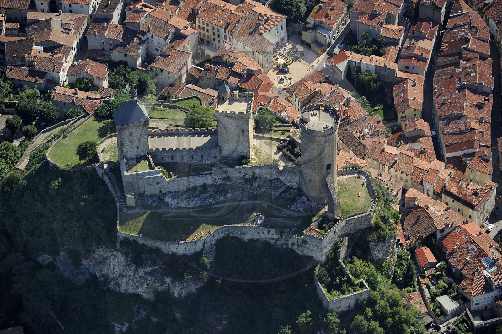 France, Ariège (09), Foix, le château comtal du Xe-XVe siècle (vue aérienne)
