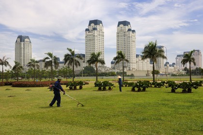 Vietnam, Hanoï, quartier de Cau Giay, nouveaux immeubles de luxe notamment The Manor