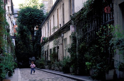 France, Paris, Saint Pierre's yard (17th district)