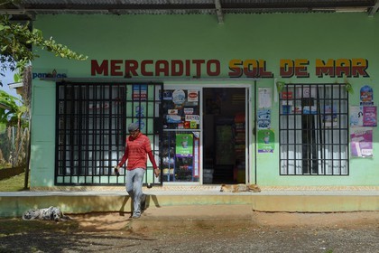 Panama, province de Chiriqui, épicerie (mercadito) à Boca Chica