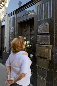 Argentine, Buenos Aires,  le cimetière de la Recoleta, la tombe d'Eva Peron dans le mausolé de la famille Duarte