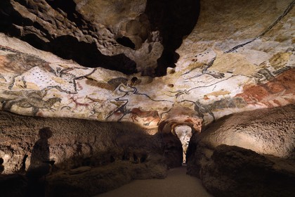 France, Dordogne (24), Périgord Noir, vallée de la Vezère, Montignac-sur-Vézère, Grotte de Lascaux II, reconstitution du site préhistorique et grotte ornée classés Patrimoine Mondial de l'UNESCO