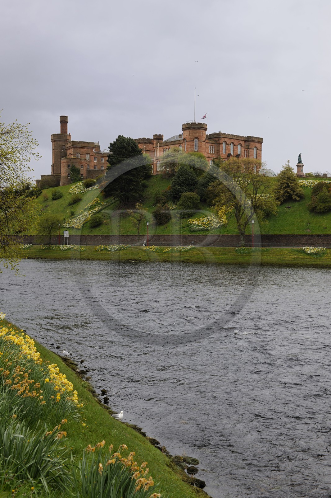 Royaume-Uni, Ecosse, région des Highlands, Inverness, le château sur la rivière Ness