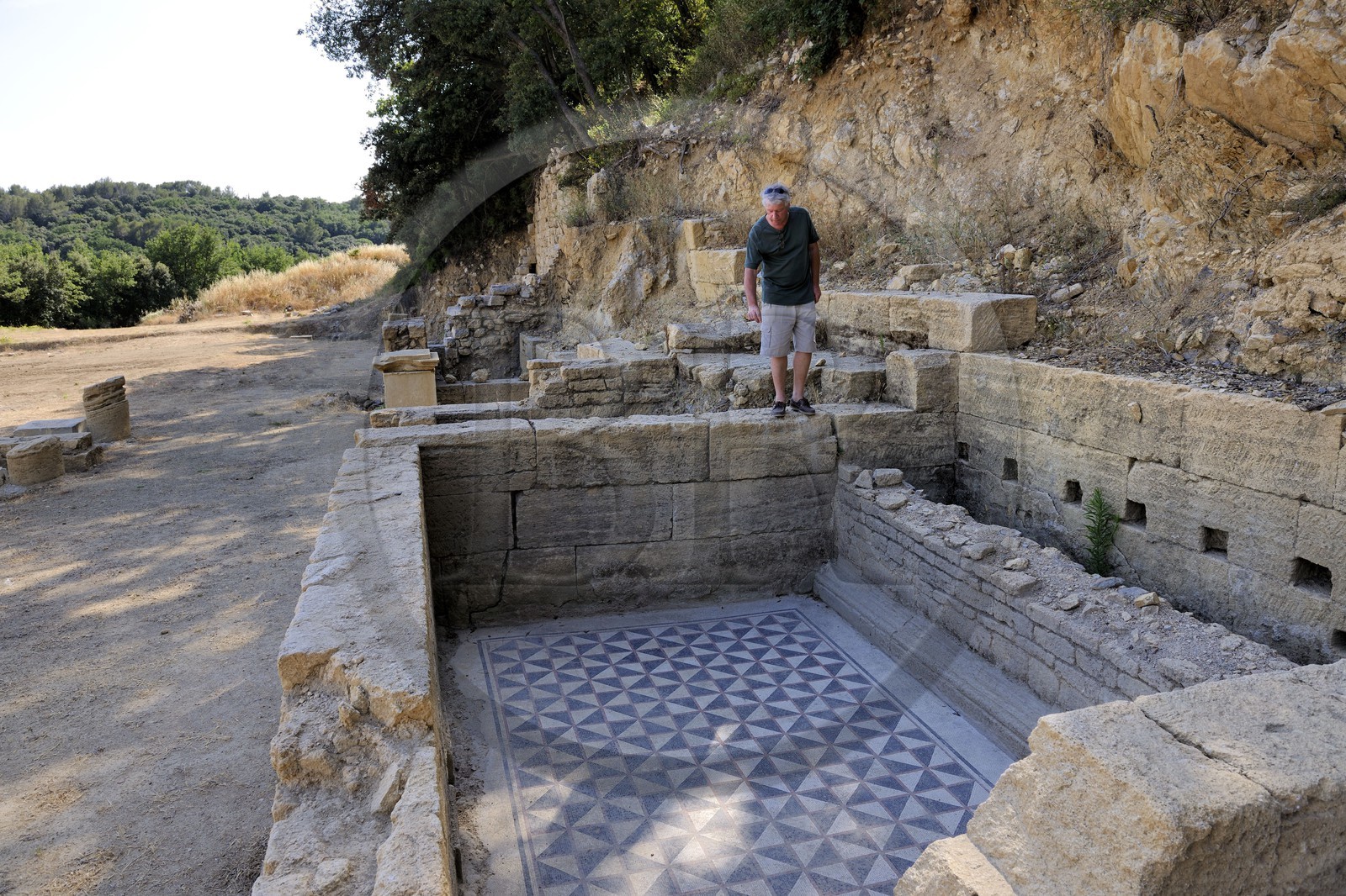 France, Hérault (34), fouilles sur la colline du Castellas à Murviel-lès-Montpellier correspond à l'emplacement d'une importante agglomération antique de la fin de l'âge du fer jusqu'au IIe siècle après J.-C., Patrick Thollard archéologue responsable des fouilles