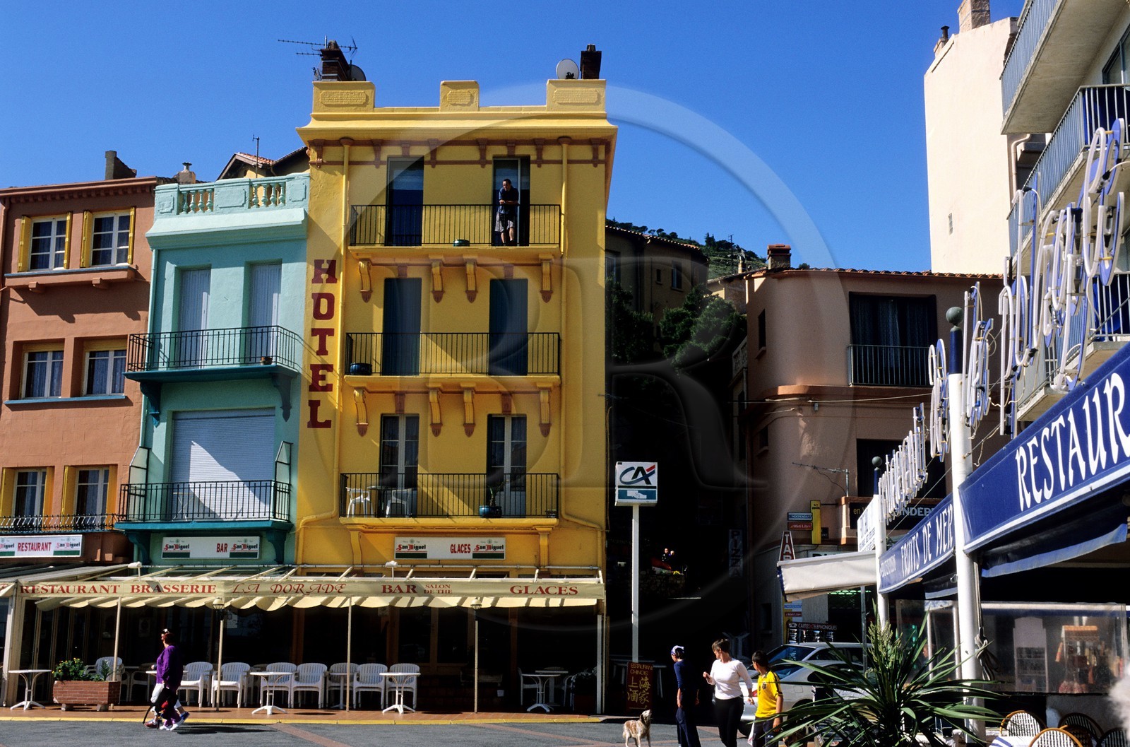 France, Pyrénées-Orientales (66), immeubles du front de mer de Cerbère sur la Côte Vermeille à la frontière espagnole