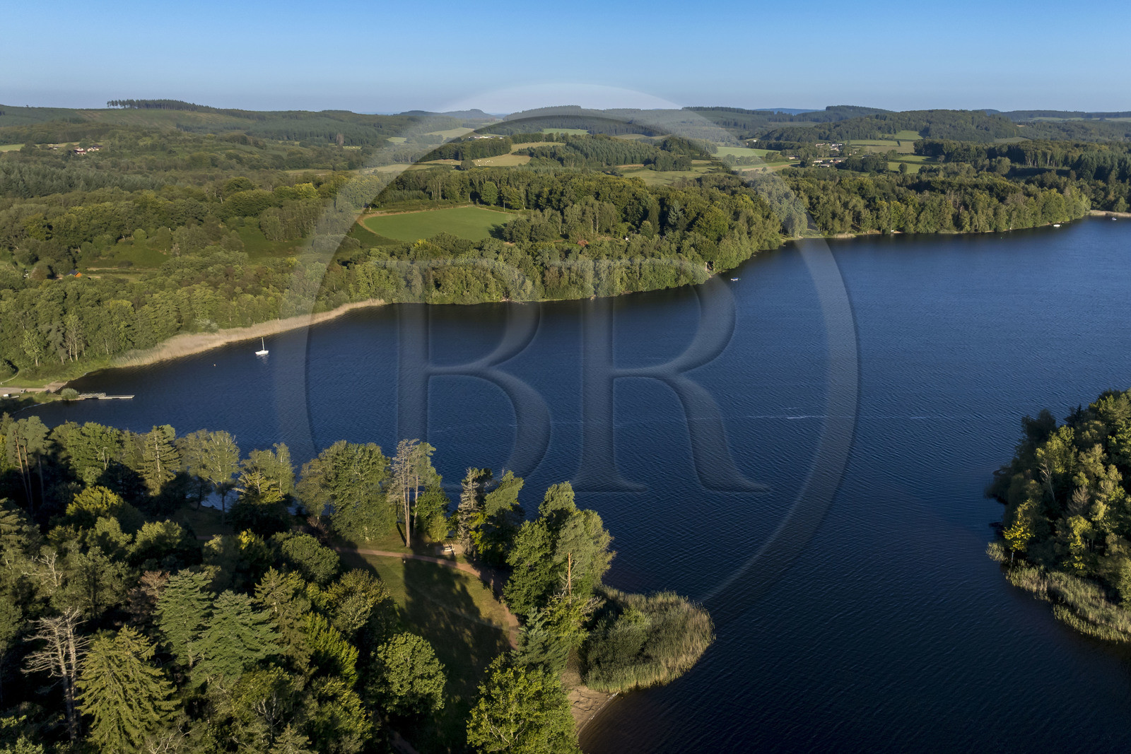 France, Nièvre (58), Parc naturel régional du Morvan, Moux-en-Morvan, lac des Settons