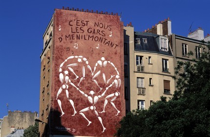 France, Paris (75), fresque de Jérômr Mesnager sur un immeuble de la rue de Ménilmontant