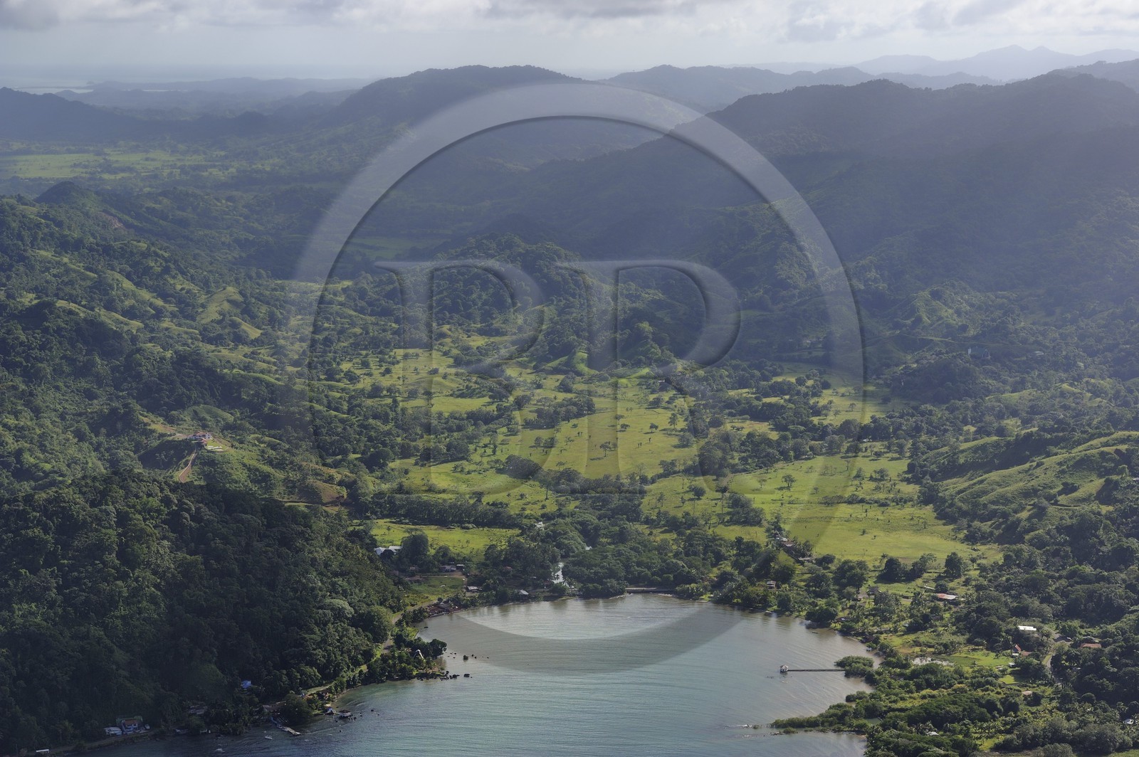 Panama, province de Colon, la côte caraïbe vers Portobelo (vue aérienne)