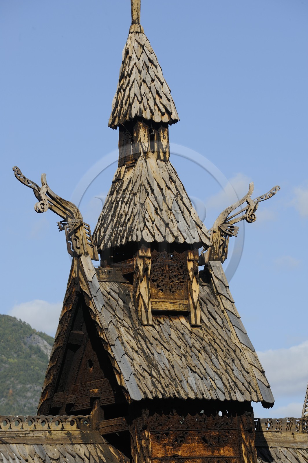 Norvège, comté de Sogn Og Fjordane, église en bois debout ou stavkirke (1130) de Borgund aux motifs vikings de l’ère pré-chrétienne