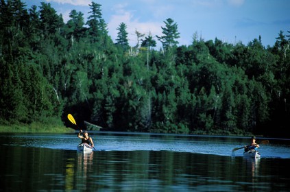 Canada, province de Québec, Réserve faunique de la Vérendrye, Rivière des Outaouais, Kayaks de mer