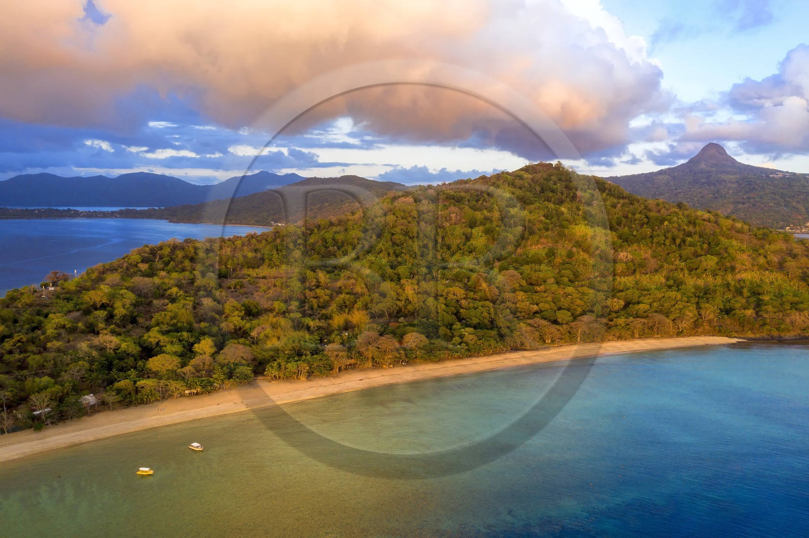 France, Ile de Mayotte, Grande-Terre, Kani-Keli, le Jardin Maoré et la plage de N’Gouja, le Mont Choungui en arrière plan (vue aérienne)