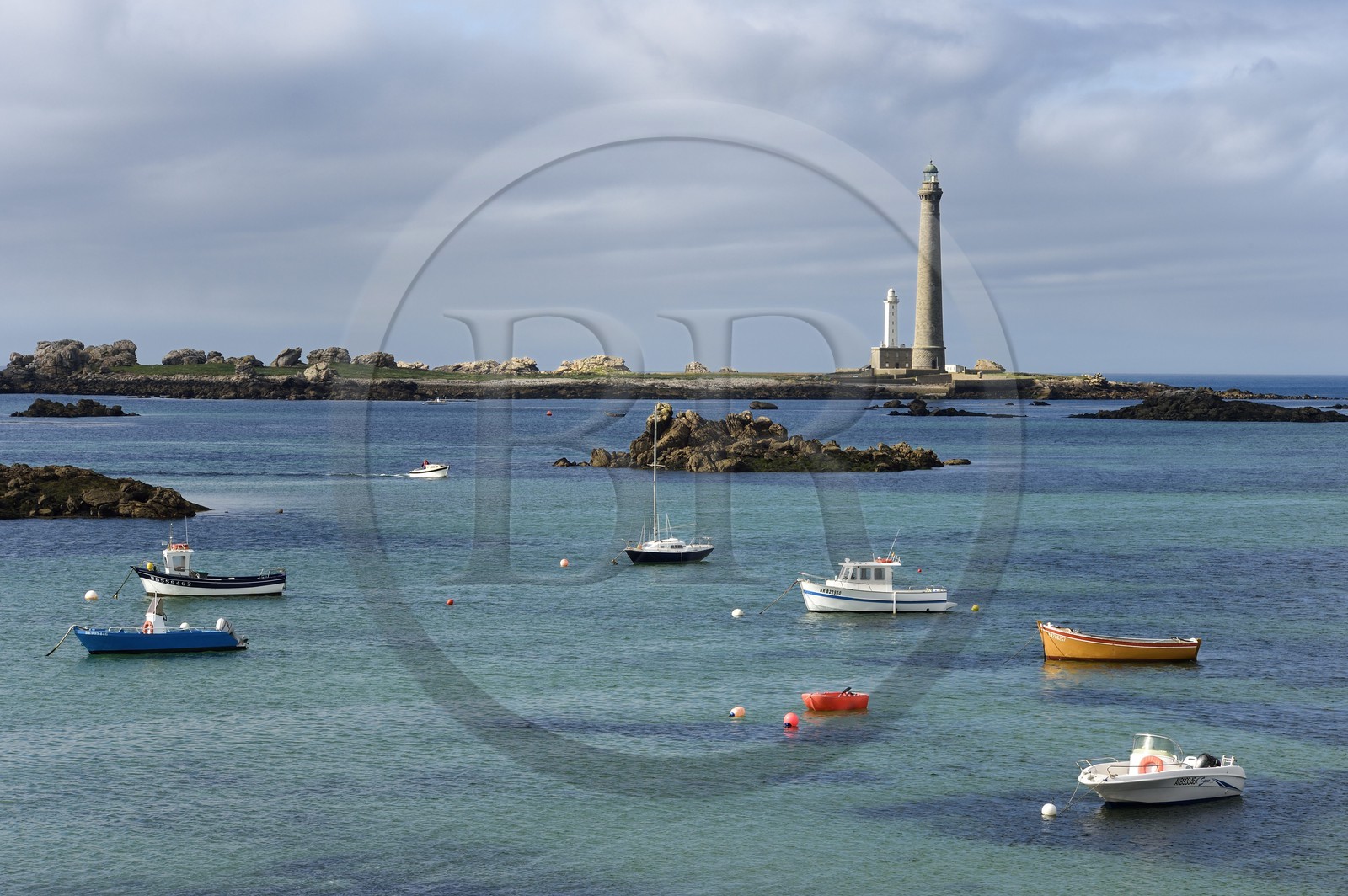 France, Finistere, Pays des Abers, Plouguerneau, Virgin island in the archipelago of Lilia, the Virgin Island Lighthouse seen from Pointe du Kastell Ac'h, is the highest lighthouse in Europe with a height of 82.5 meters