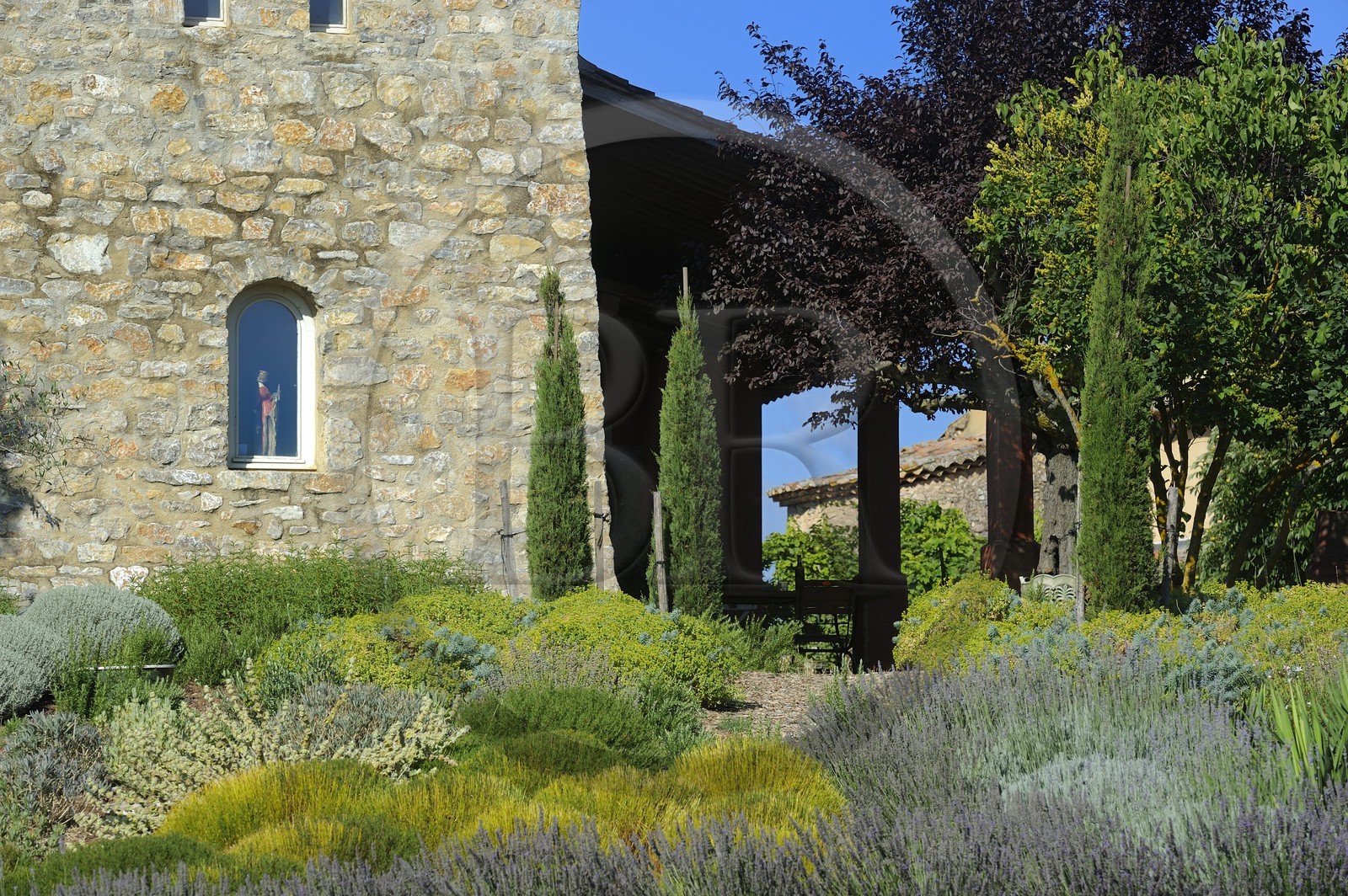 France, Var (83), Provence Verte, Bras, vers Saint-Maximin-la-Sainte-Baume, la maison d'hôtes Le Peyrourier, une campagne en Provence